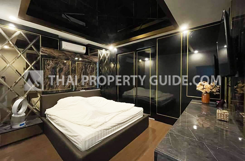 House with Shared Pool in Pattanakarn 